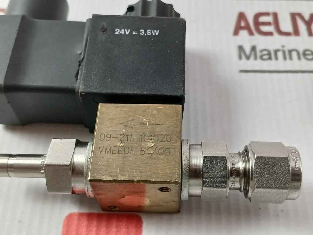 Fluid Automation Systems 24V Solenoid Valve 3.8W 09-211-101020