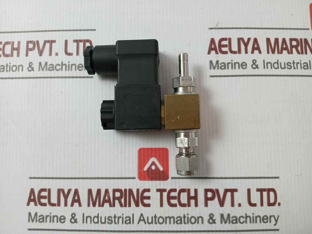 Fluid Automation Systems 24V Solenoid Valve 3.8W 09-211-101020
