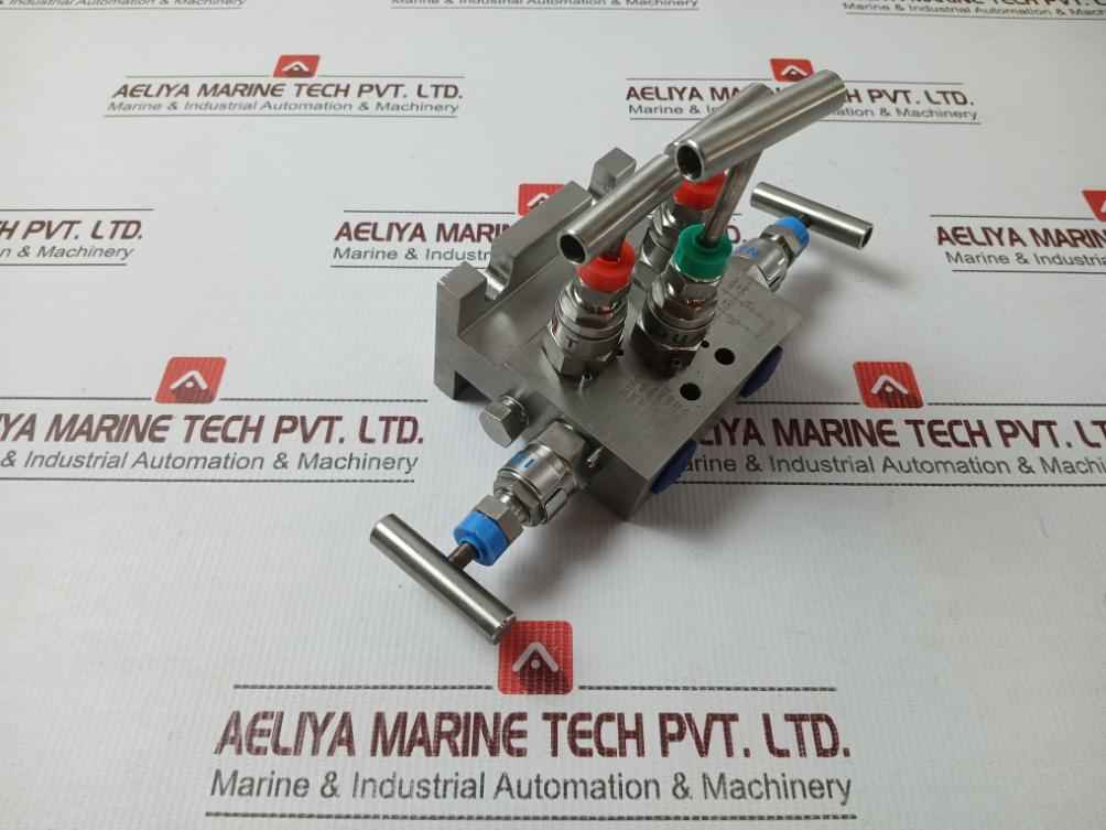 Fluid Controls 8-5 Sfmnv-4Dn-dp.Ssnace 5 Valve Manifold “T” Type M/F Pn400