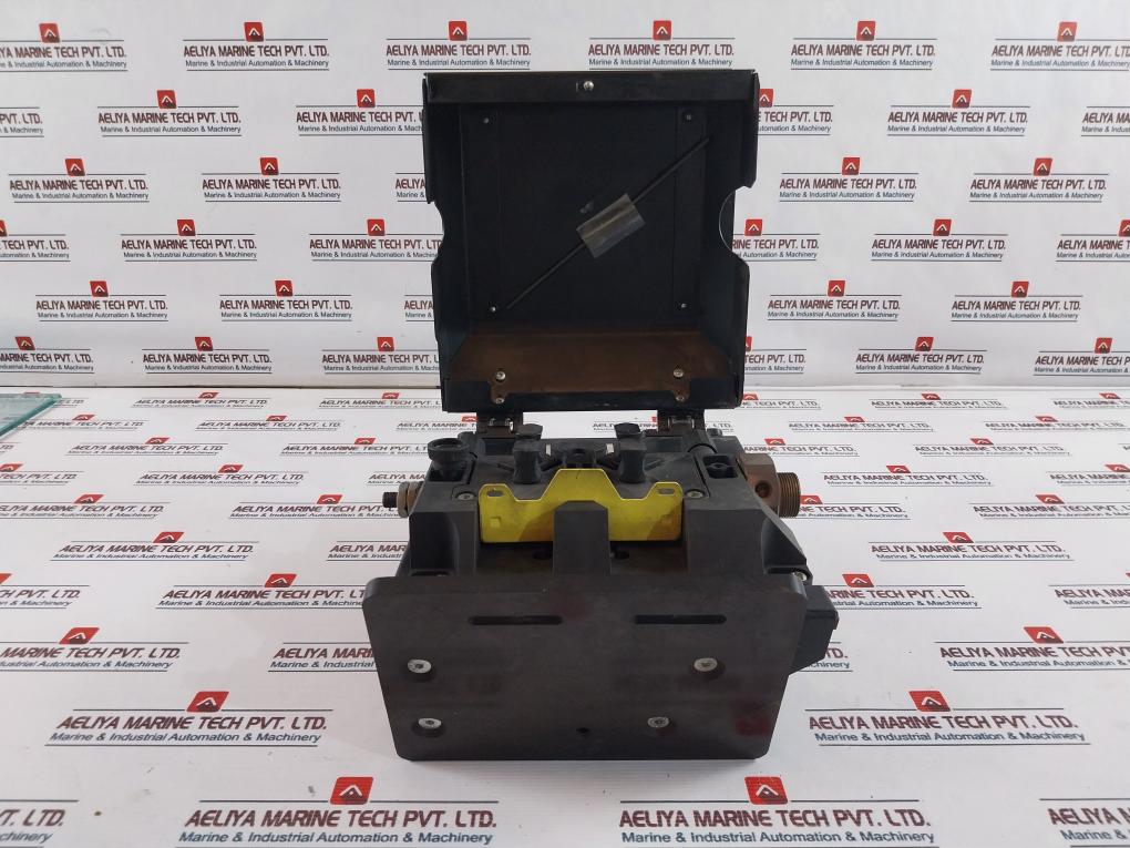 Fronius 4,049,001 Vr 1500-pap 4R/G/W/Cb Rob./A Ip21 Wire Feeder Welder