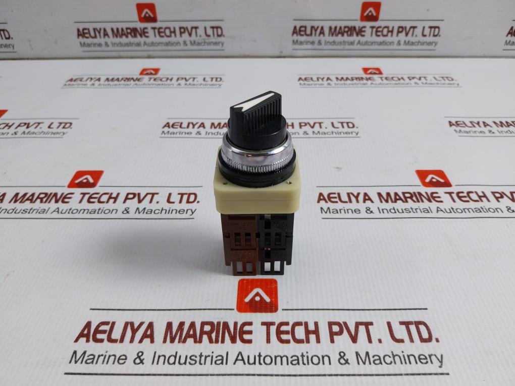 Fuji-Electric-600V-10A-41-10896-Kha-0030413-Selector-Switch-Ah30-p0B22-208490-10
