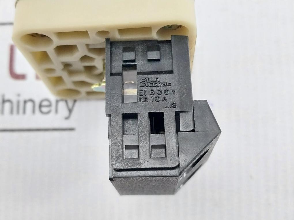 Fuji-Electric-Command-Switch-600V-10A-Ah30-s6R10-209819-9