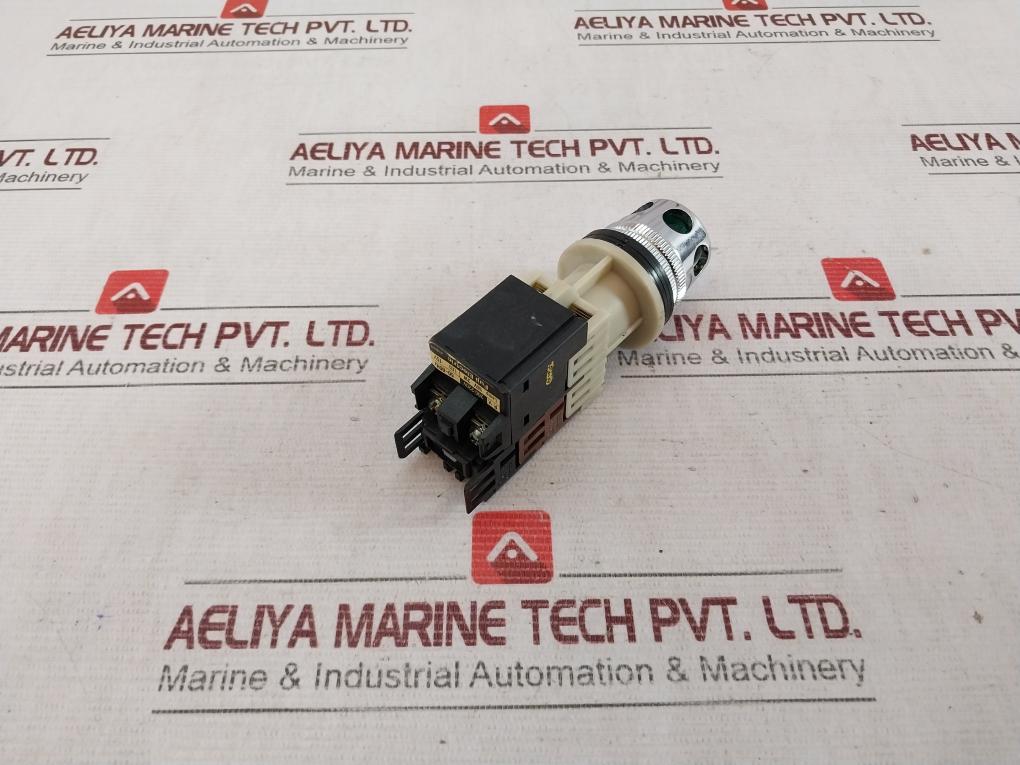 Fuji Electric Ah30-l2 Green Push Button Command Switch 200-220V 50-60Hz