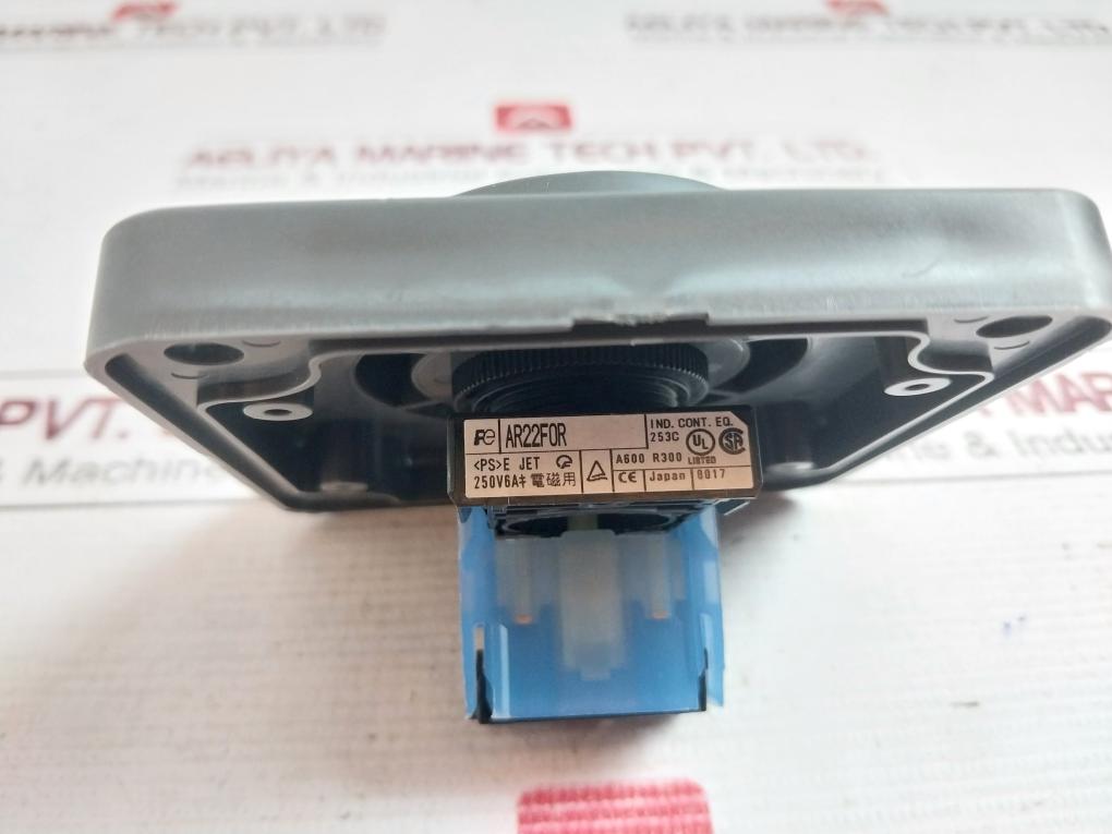 Fuji Electric Ar22F0R Control Pushbutton Pilot Light A600 R300 250V 6A