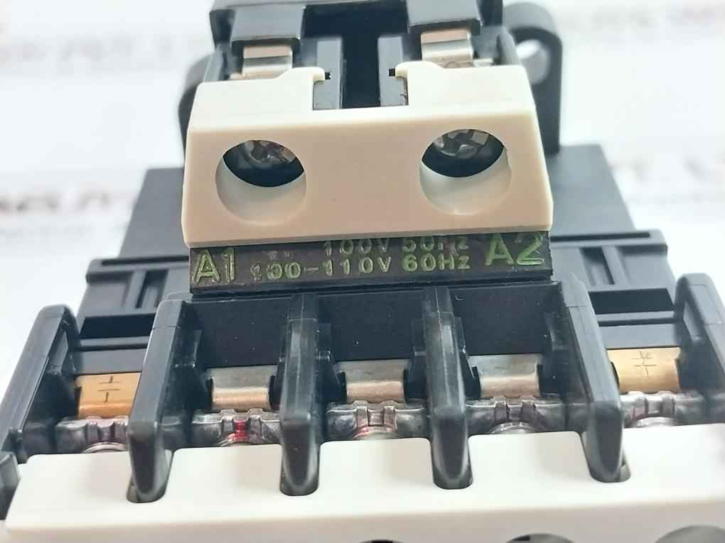 Fuji Electric Sc-05 Contactor 20A 690V 60Hz