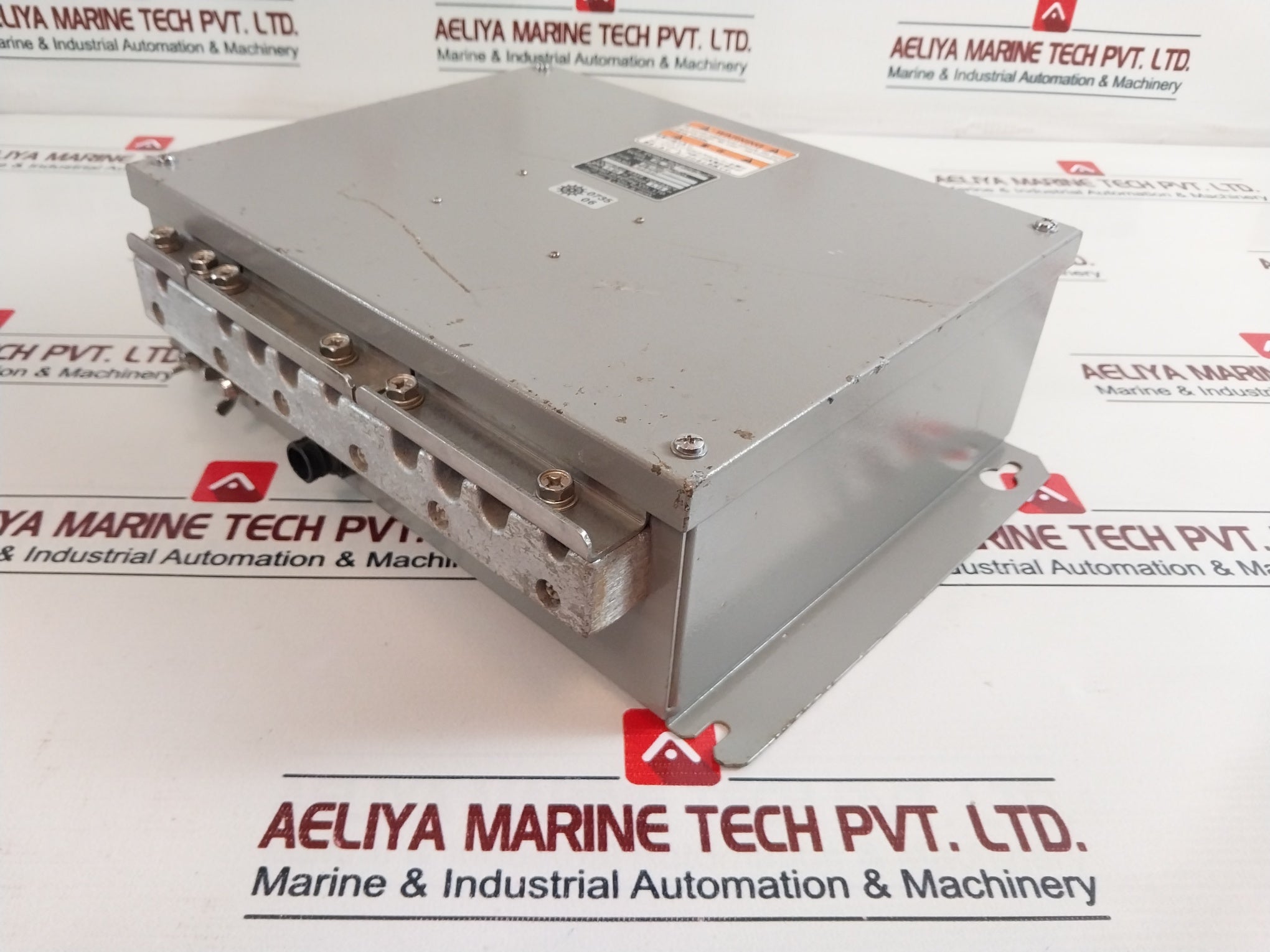 Furuno Electric Fe 700 Echo-sounder Distribution Box Fe-702