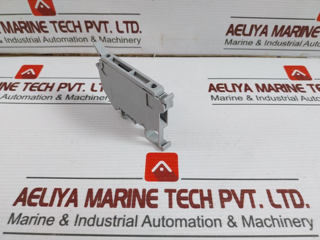 Fuse Modular Terminal Block 800V 4Mm2 Part No. Uk5-hesi Phoenix Contact (1 Box=50 Pcs)
