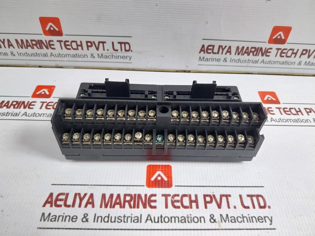 Ge Fanuc Input/Output Base Barrier Style Terminal Ic670Chs101C