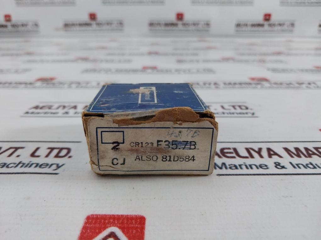 Lot of 3X GENERAL ELECTRIC 123F48.7B Steel Channel U Fitting, 4 Hole
