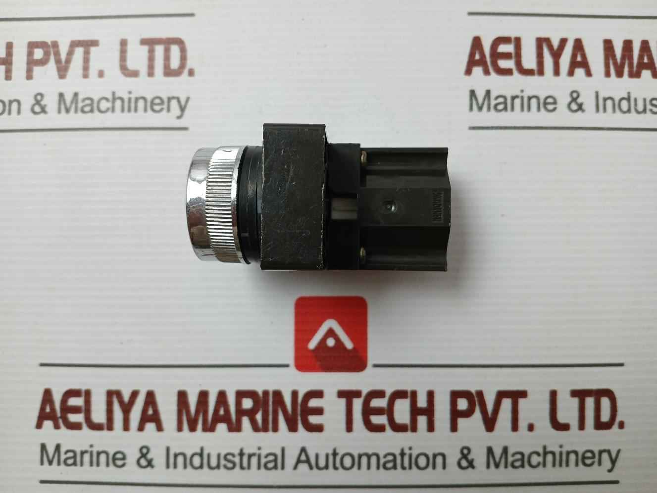 Hanyoung 250Vac 5A Push Button Switch Cr-251