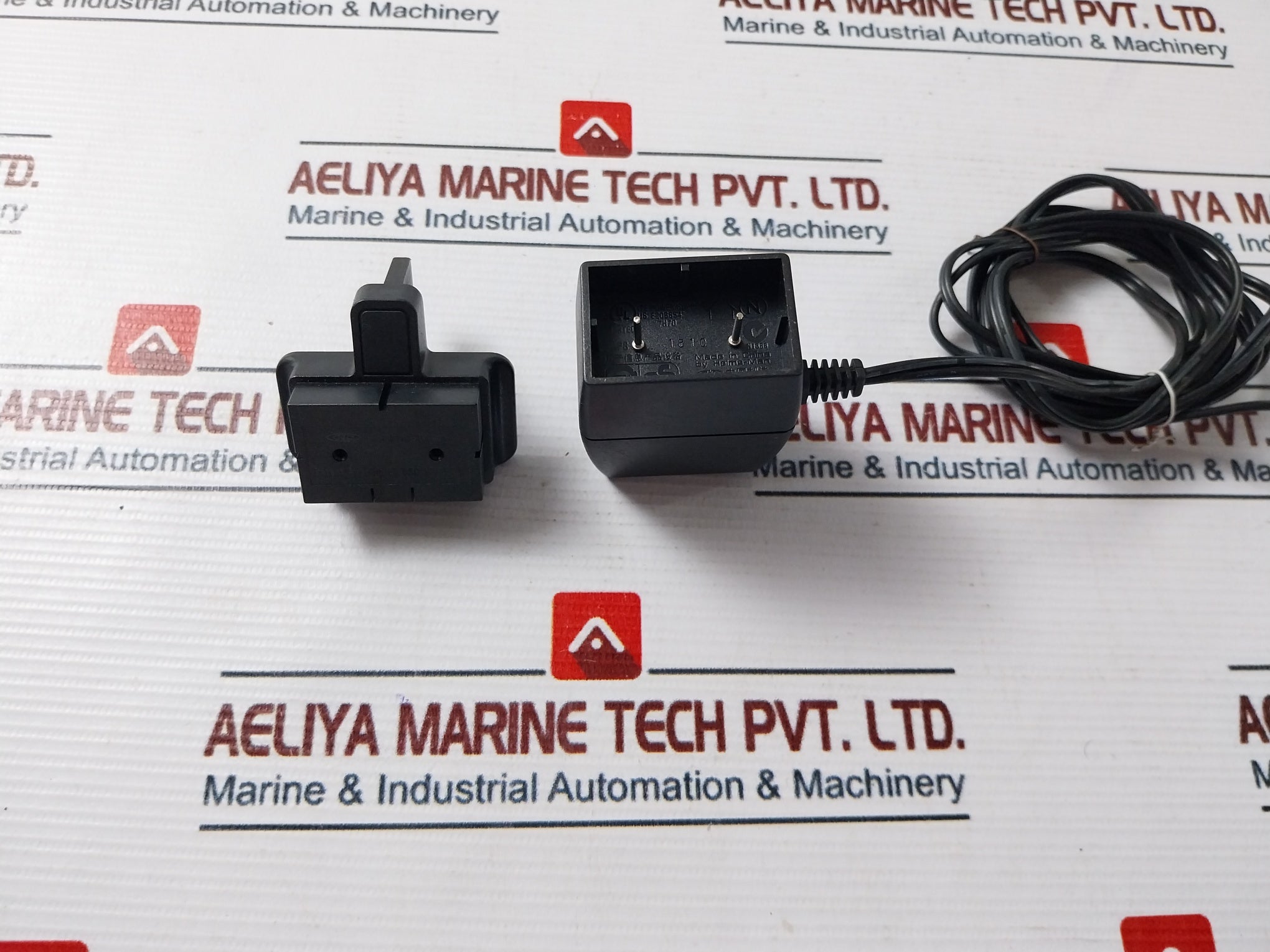 Helms-man Scp0550600P Ac/Dc Adaptor 100-240V~ 50-60Hz 300Ma