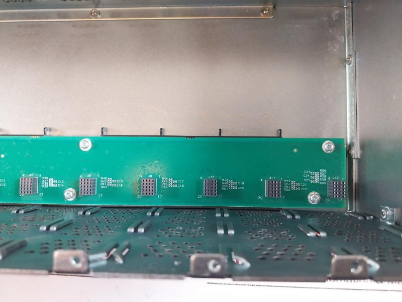Honeywell 900R12R-0200 Controledge Hc900 12-slot I/O Rack Module 50071090-002