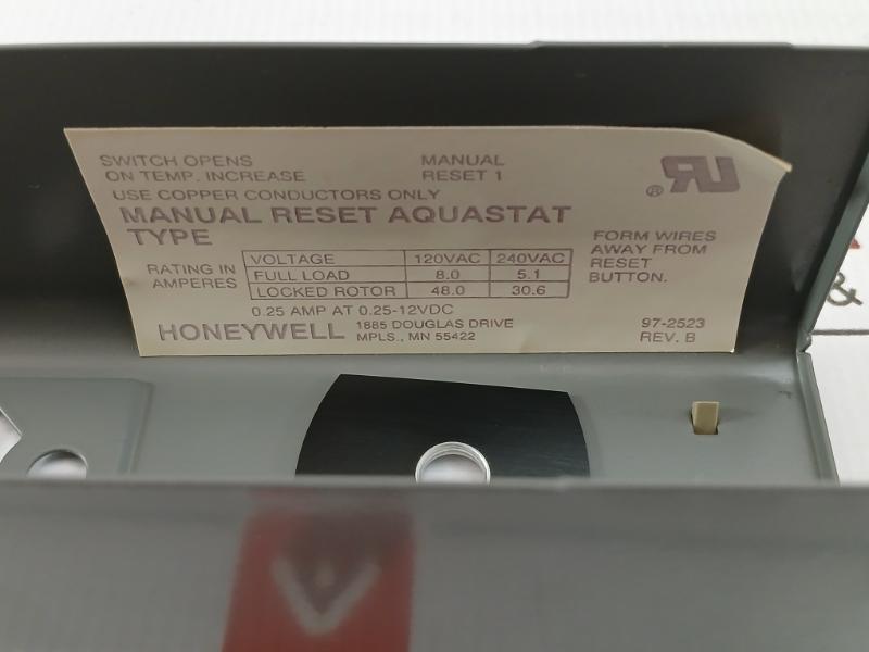 Honeywell Controller Manual Reset 120/240Vac L4008E 1156