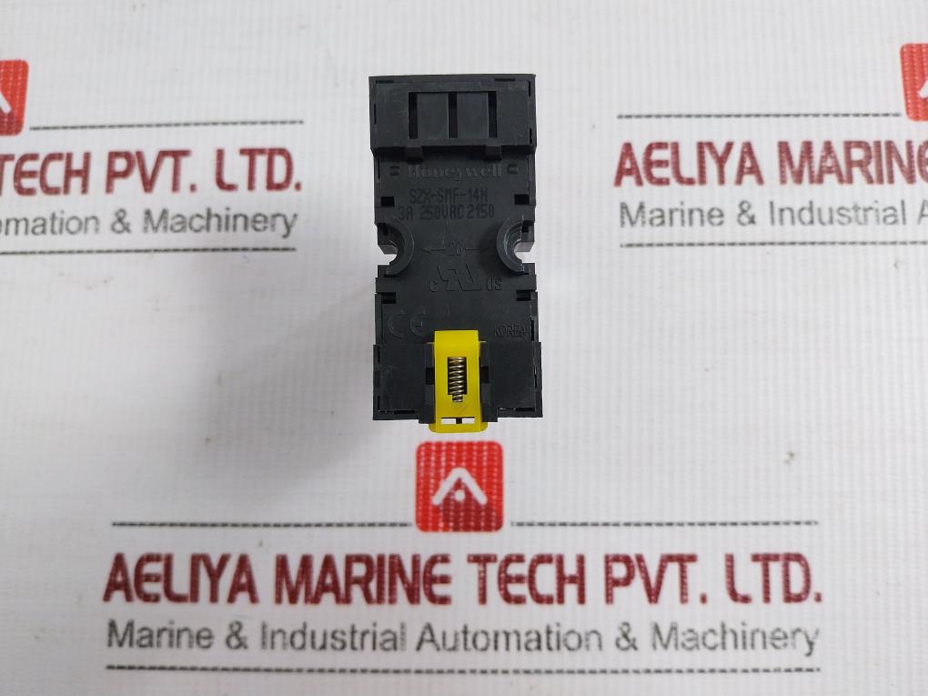 Honeywell Power Relay With Socket Base 24Vac 50/60Hz Part No Szr-my4-n1