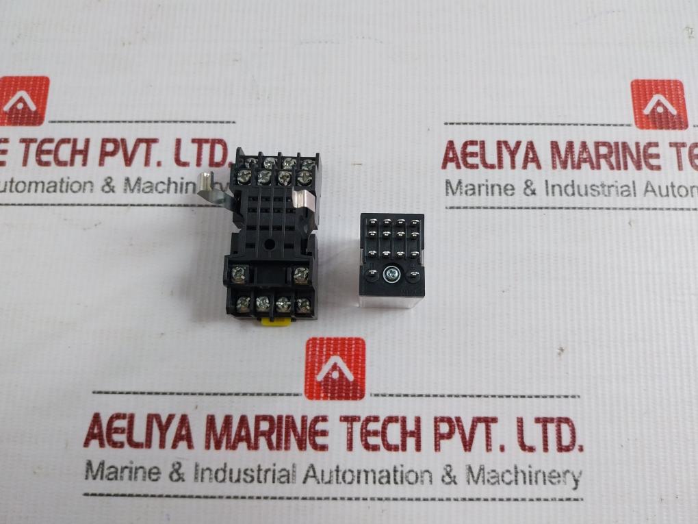 Honeywell Power Relay With Socket Base 24Vac 50/60Hz Part No Szr-my4-n1