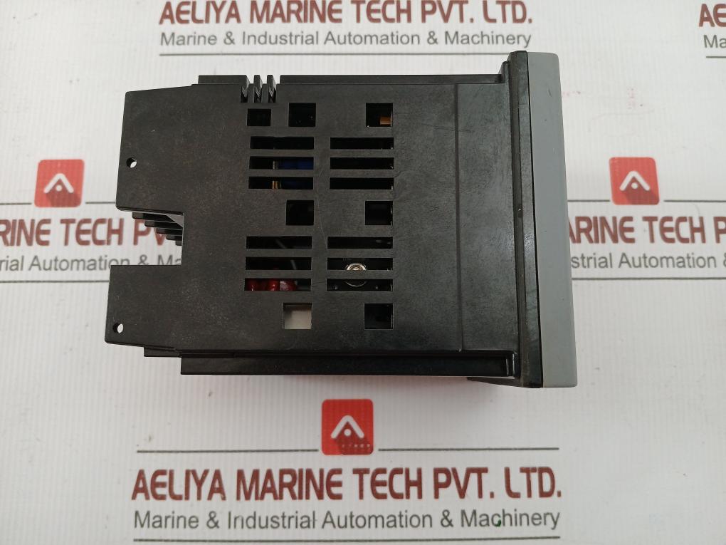 Honeywell Universal Digital Controller Dc3200-ee-000R-200-00000-e0-0, Udc3200