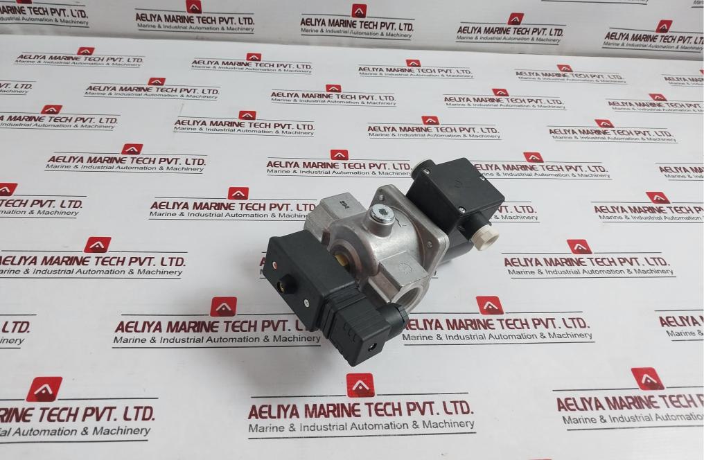 HONEYWELL VE4025S2035 VE4000 Series Gas Valve 220-240VAC 50/60 Hz 16W IP54
