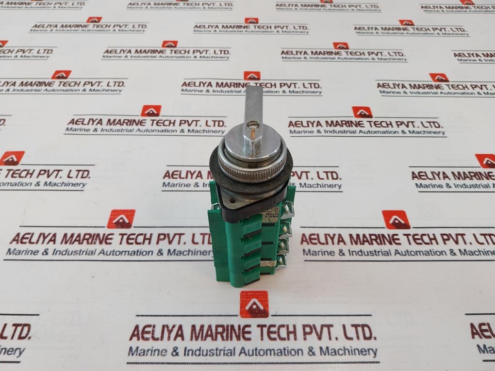 Hpc-1 Ot2M Contact Block Selector Switch