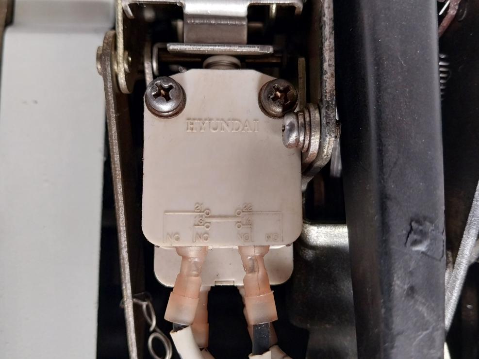 Hyundai 3 Poles Air Circuit Breaker Hat 12/3P 690Vac 50/60Hz Aor-1S-as Hats-t