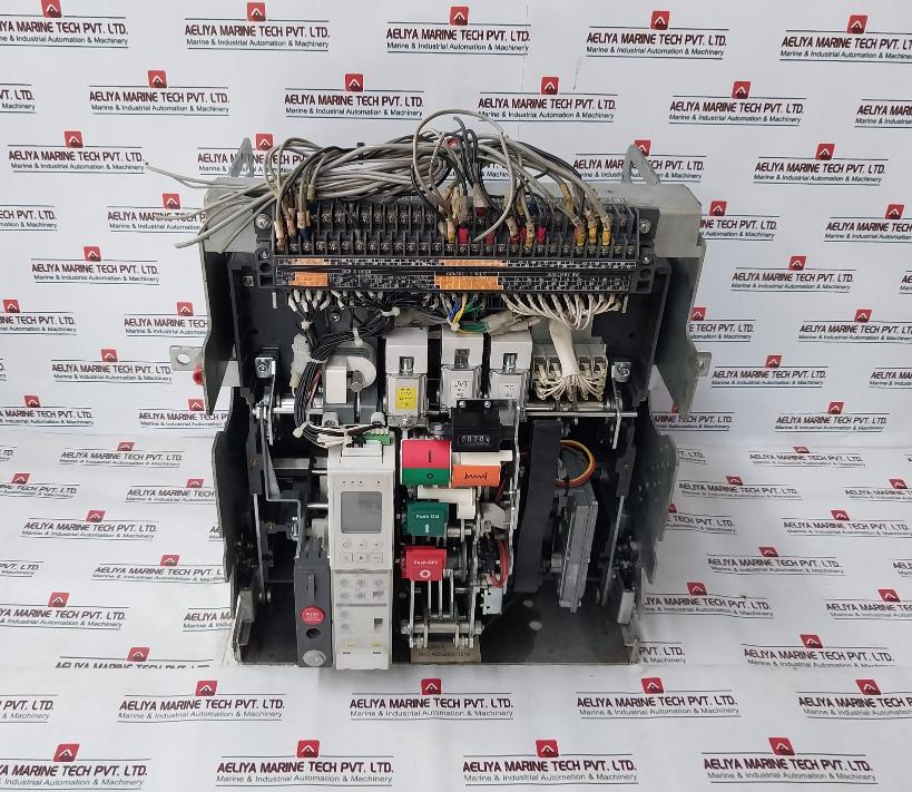 Hyundai Hgn25b3b Air Circuit Breaker 3 Pole 2500a 50/60hz 12kv 1000v