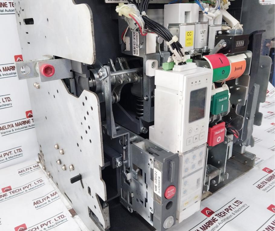Hyundai Hgn25b3b Air Circuit Breaker 3 Pole 2500a 50/60hz 12kv 1000v