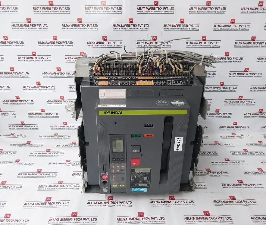 Hyundai Electric Uan25b3b Air Circuit Breaker 3 Pole 2500a 12kv 1000v