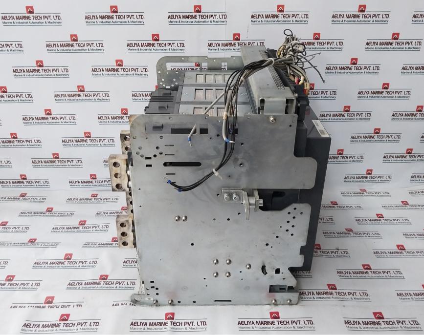 Hyundai Electric Uan25b3b Air Circuit Breaker 3 Pole 2500a 12kv 1000v