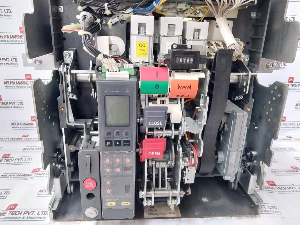Hyundai Electric Uan25b3b Air Circuit Breaker 3 Pole 2500a 12kv 1000v