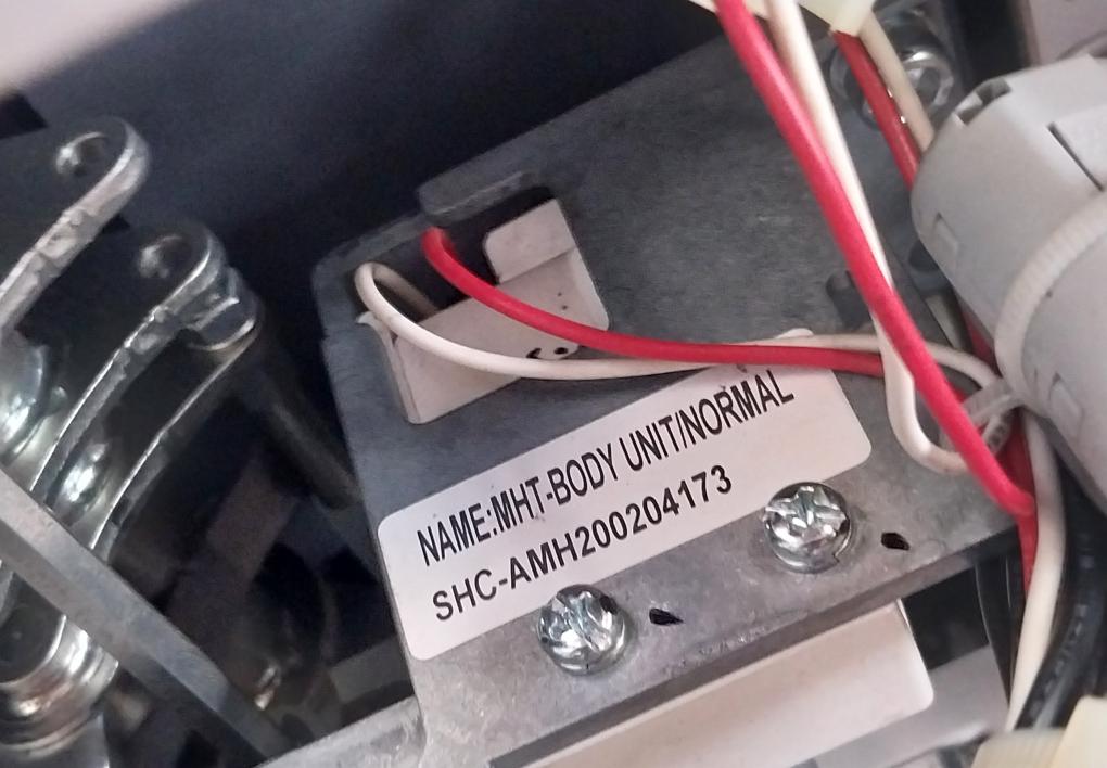 Hyundai Electric Uan25b3b Air Circuit Breaker 3 Pole 2500a 12kv 1000v