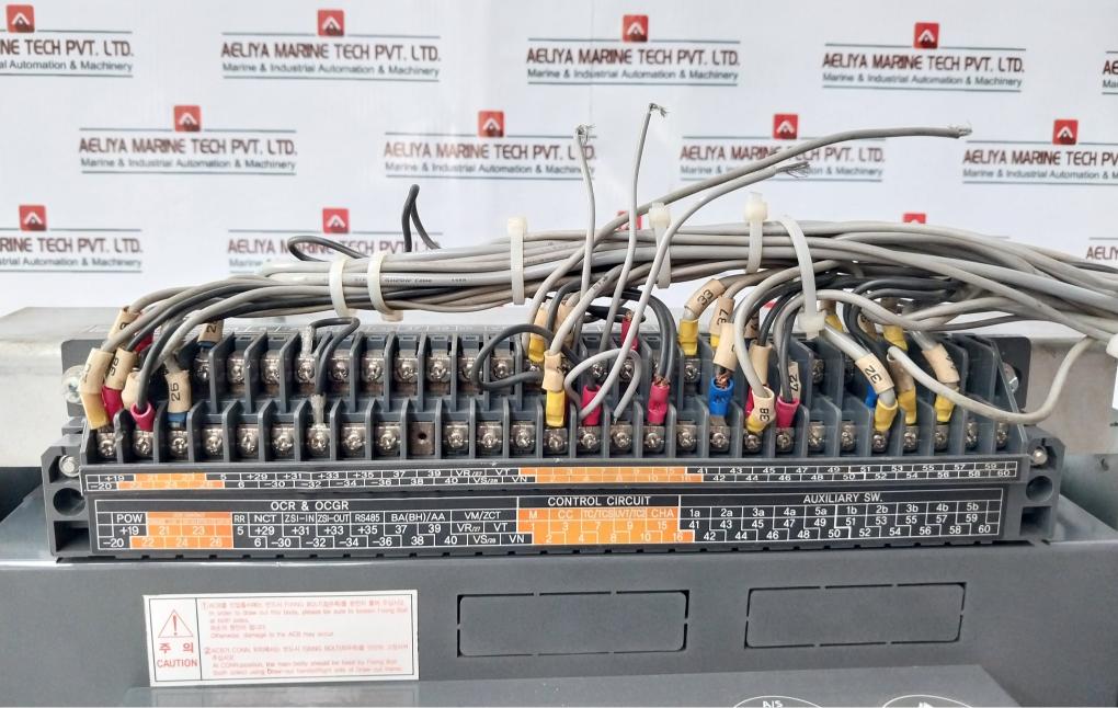 Hyundai Electric Uan25b3b Air Circuit Breaker 3 Pole 2500a 12kv 1000v
