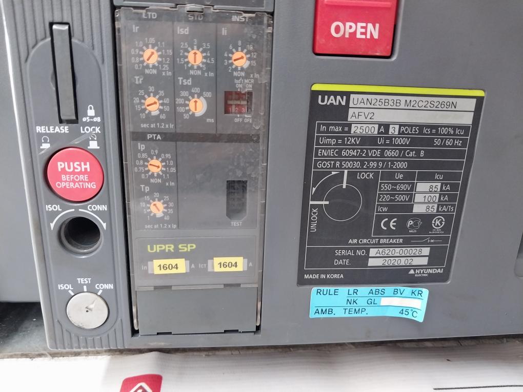 Hyundai Electric Uan25b3b Air Circuit Breaker 3 Pole 2500a 12kv 1000v