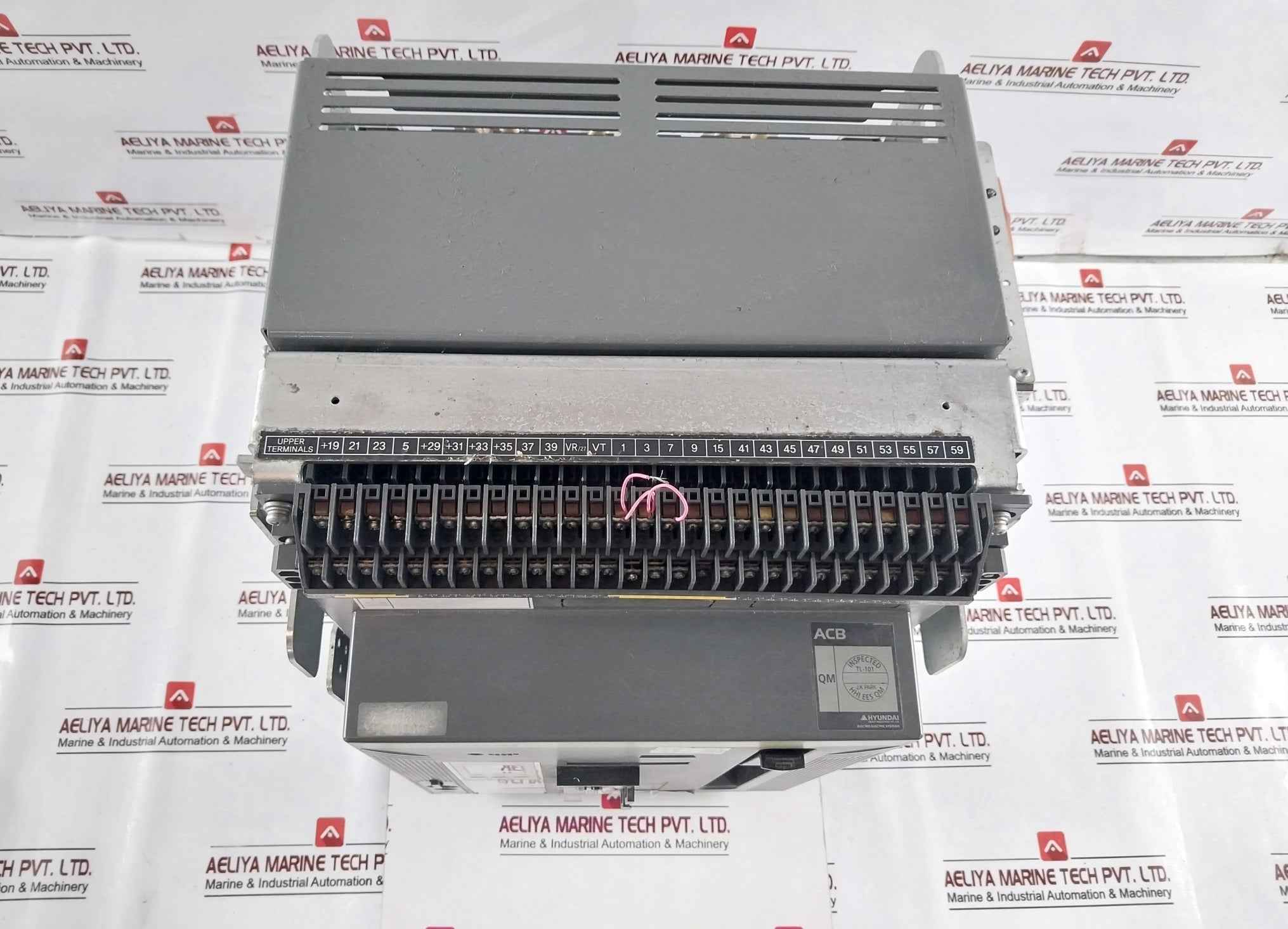 Hyundai Uan16A3B M1C1S168J 3-pole Air Circuit Breaker Afagamaqaxv4