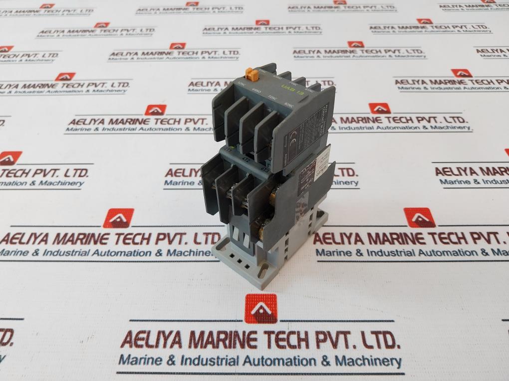 Hyundai Umc 22B Magnetic Contactor With Auxiliary Contact Block 32A
