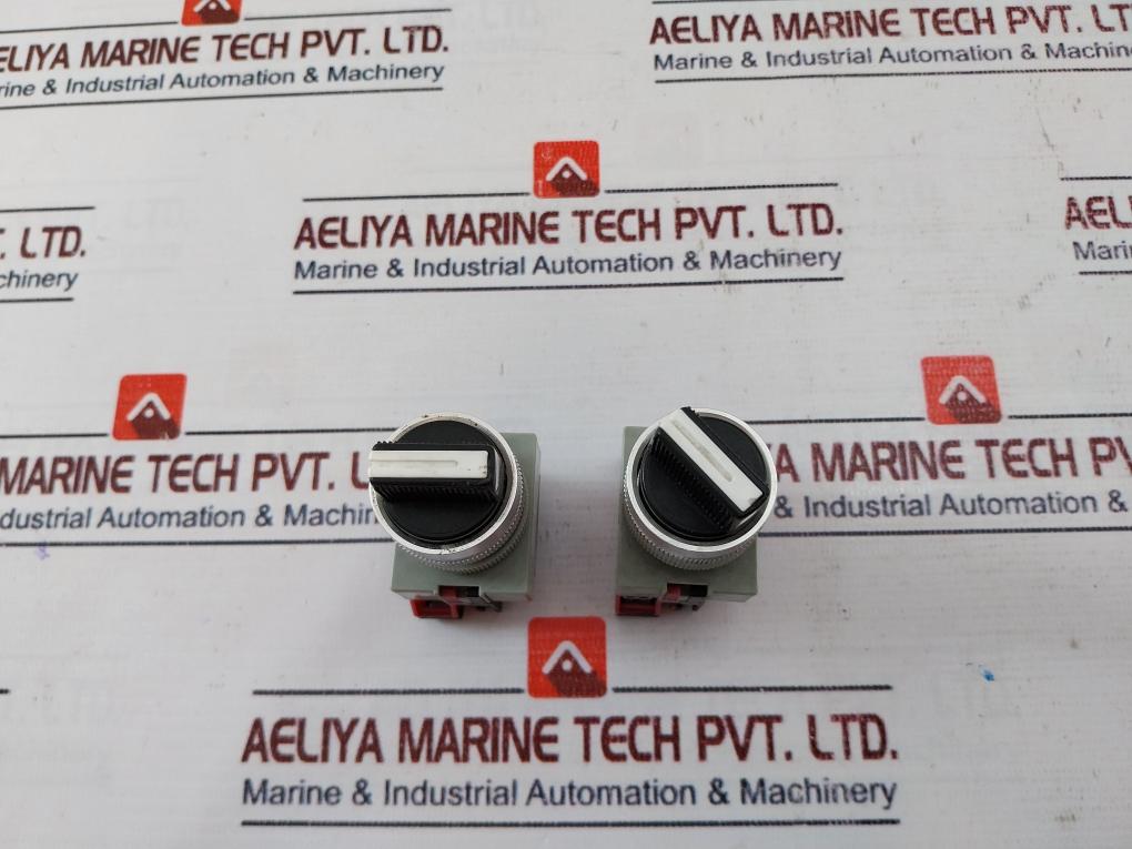 Idec Asw 0201/ Hw-g01 Selector Switch With Contact Block A600