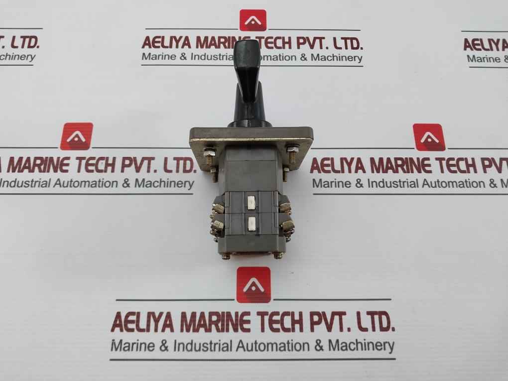 Idec Izumi Cs-10 Rotary Cam Switch 600V 10A