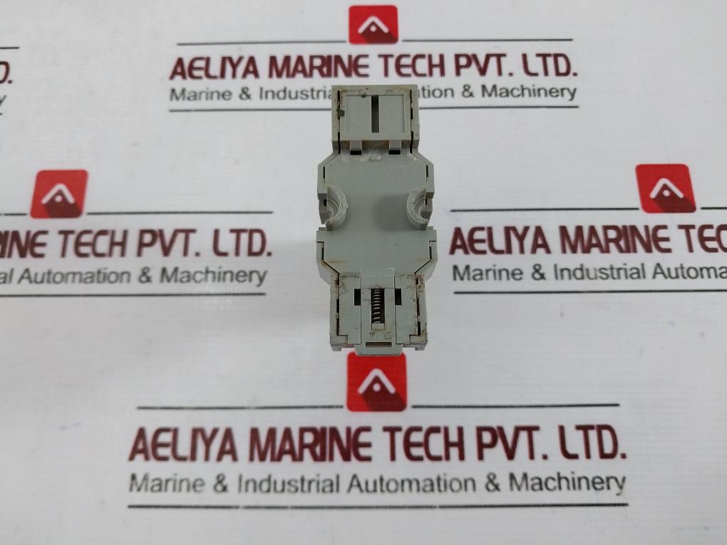 Idec Rh2b-utdc24v Relay, 10a 240vac, 7.5a 120vac