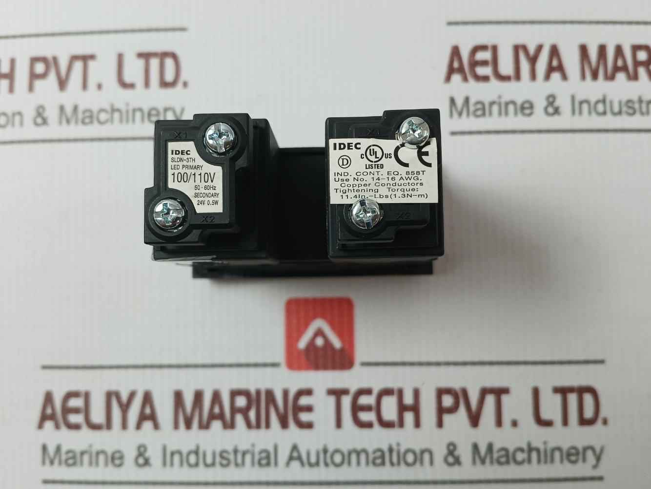 Idec Sld72N-2Th1Brg Square Light 50-60Hz 100/110V