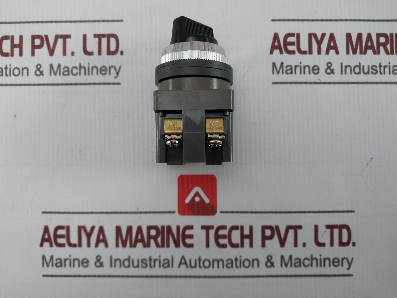 Idec Asn111 Selector Switch 600V/10A