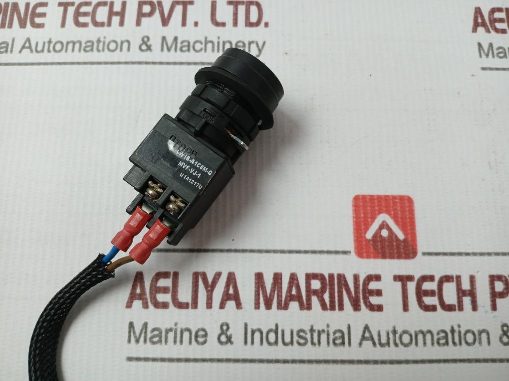 Idec Lw-c6 Push Button Control Switch