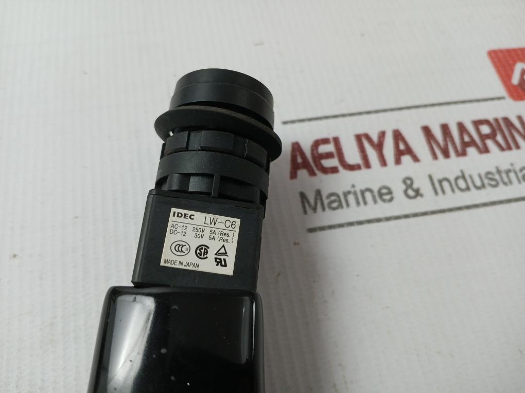 Idec Lw-c6 Push Button Control Switch