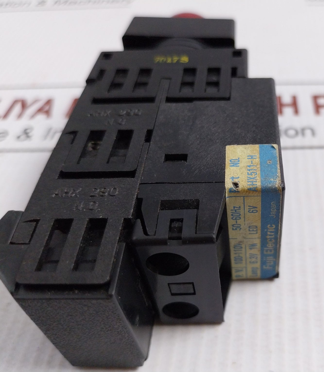 Illuminated-Push-Button-Switch-By-Fuji-Electric-100-110v-50-60hz-Ah22-Pl2-H-7