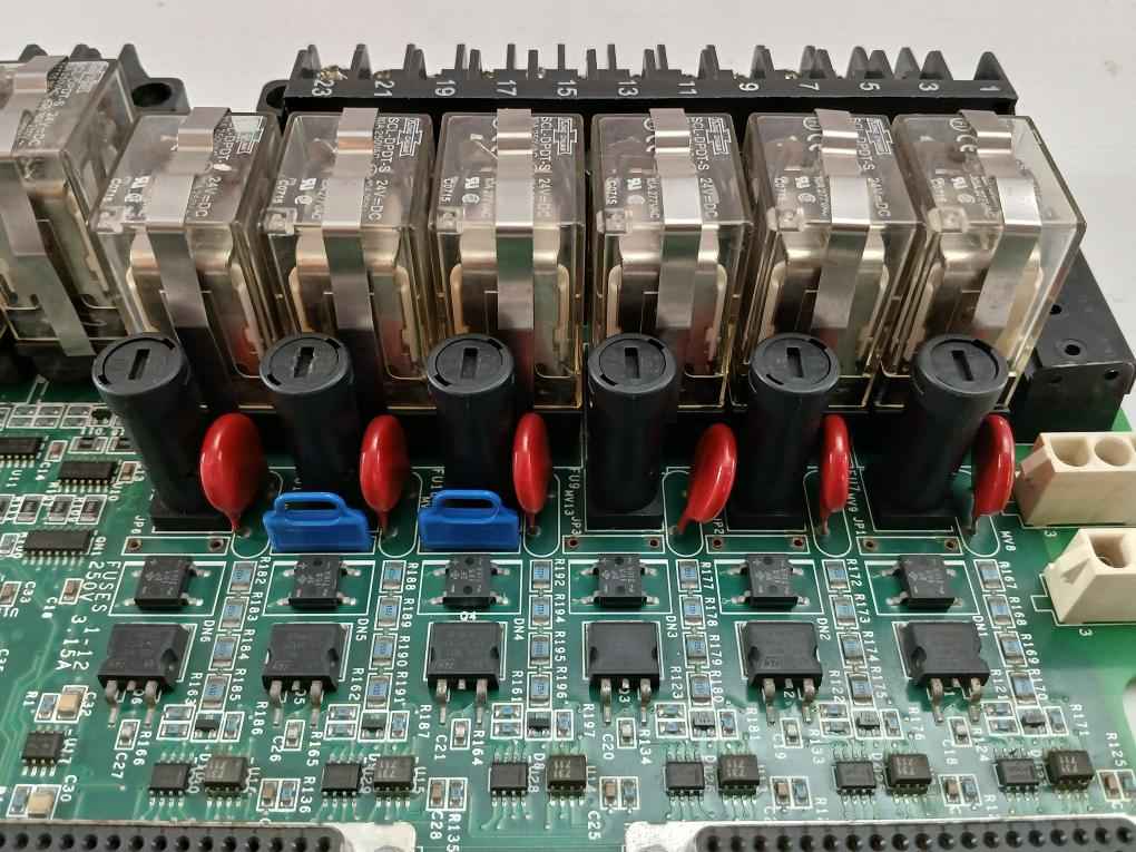 Is200Trlyh1Bgf Relay Output Terminal Board Brand General Electric 94V0