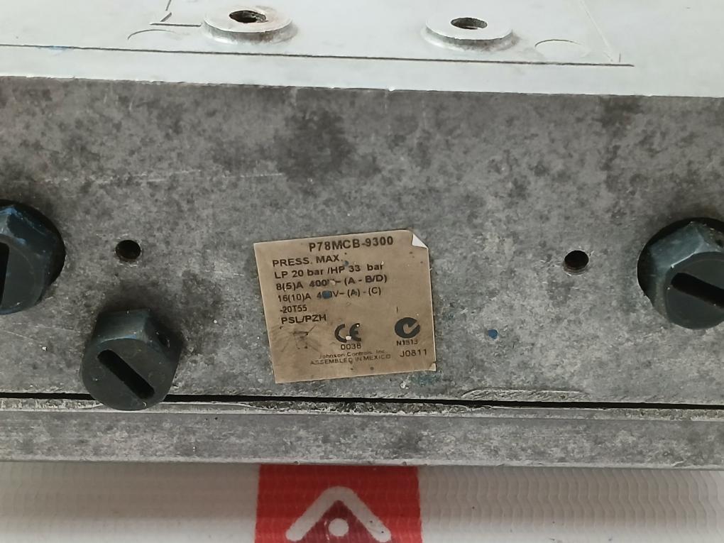 Johnson Controls P78Mcb-9300 Dual Pressure Control Switch 0–6 Bar/0–90 Psi