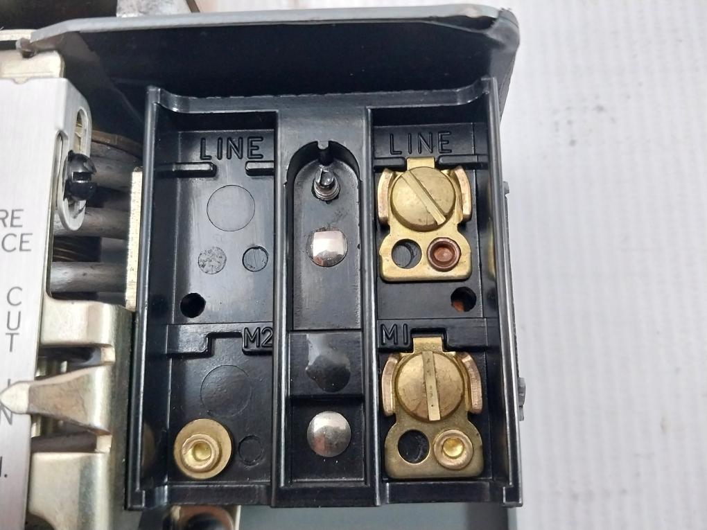 Johnson Controls P70Ab-2 Pressure Control 20"/100 Psig 20.0 Amps 120V Ac
