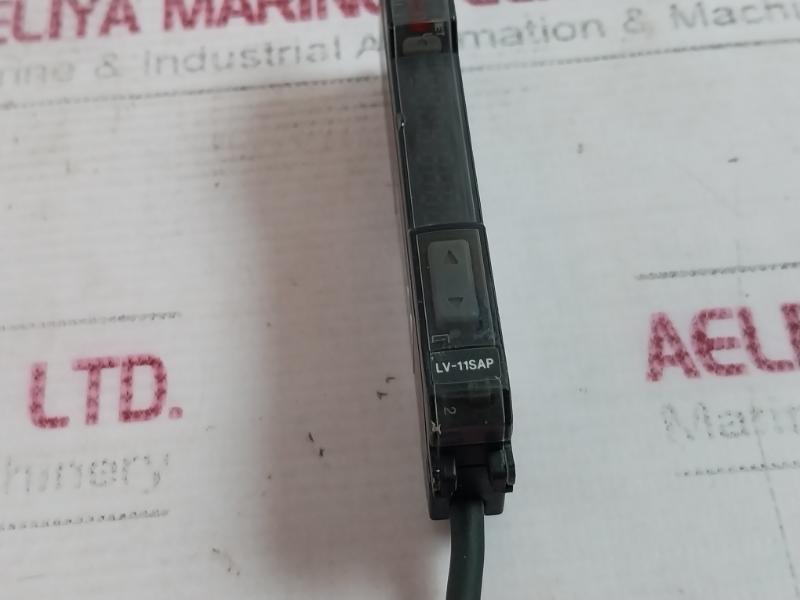 Keyence Lv-11Sap Laser Sensor Main Amplifier Unit 12-24Vdc