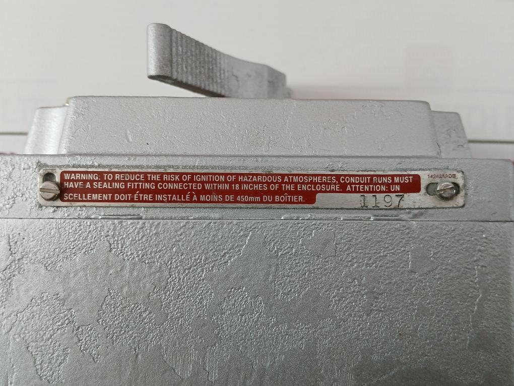 Killark Xs-2C Tumbler Switch Cover 0549857B