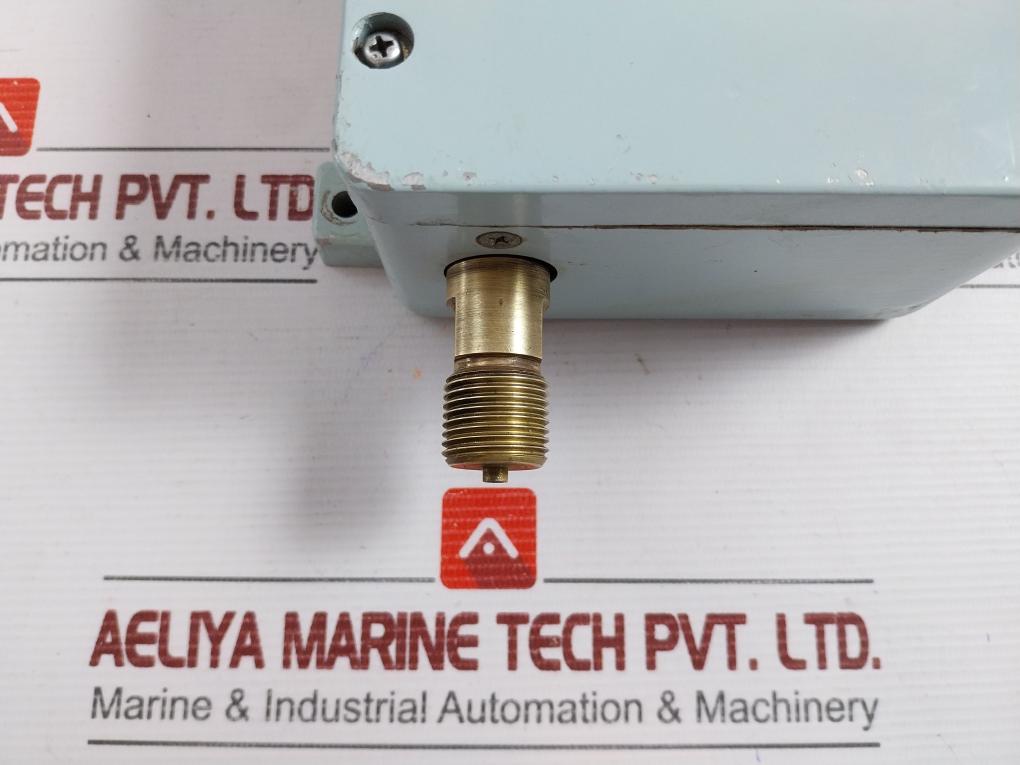 Kobata Pressure Switch 25Kg/Cm2 15A Ba-2C Ac 110 V