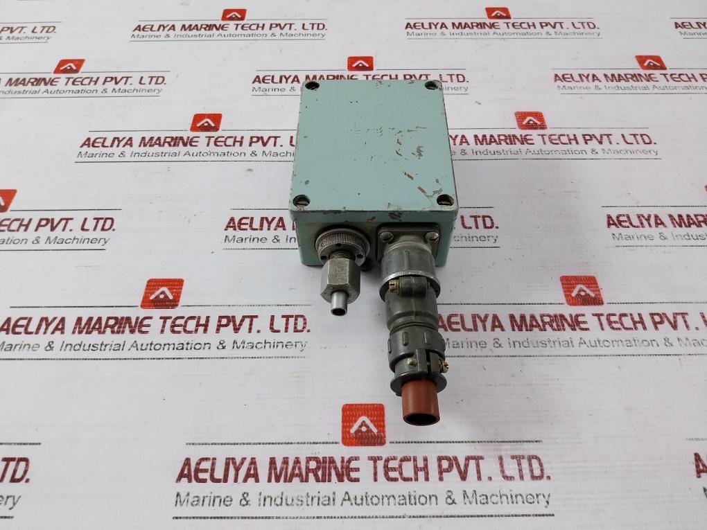 Krm-om5 Relay Combined 0.06 Mpa Ty25-02.300024-80 Ip54 053782
