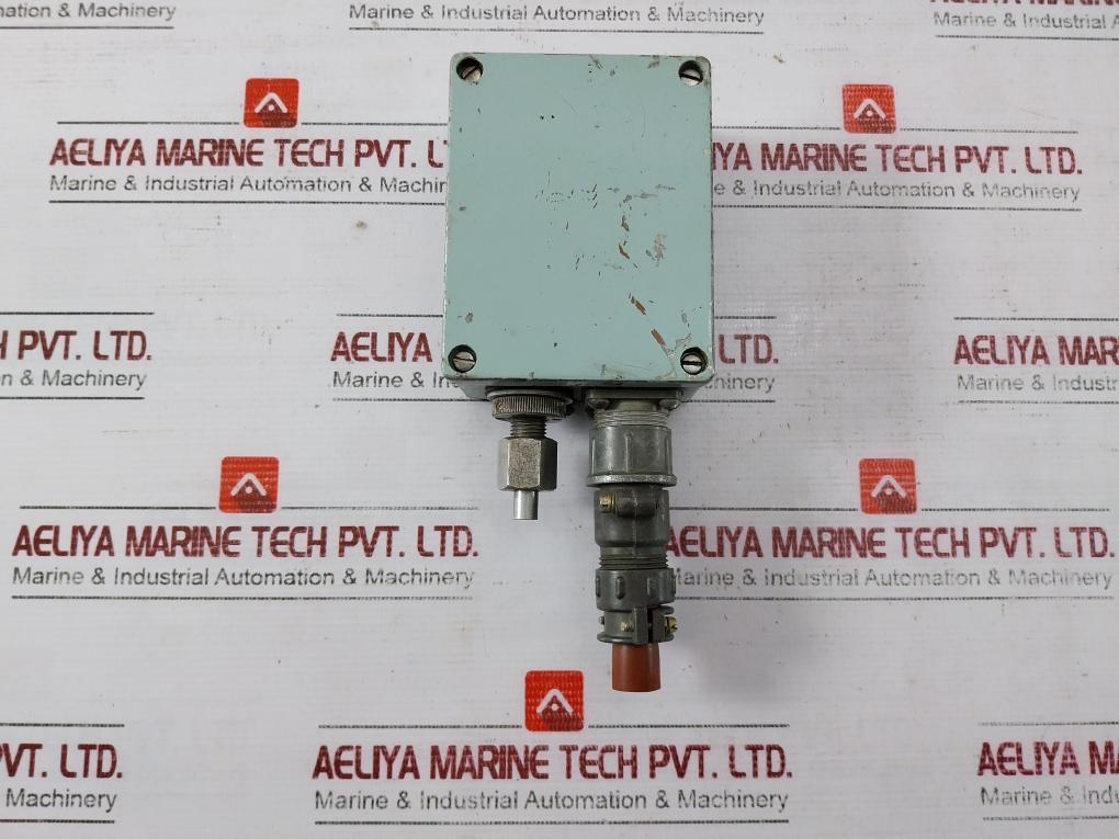 Krm-om5 Relay Combined 0.06 Mpa Ty25-02.300024-80 Ip54 053782