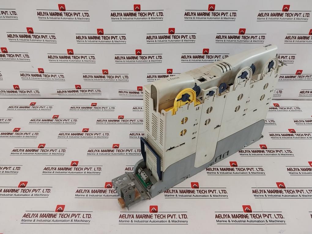 Lenze E94Amhe0074 Multi Drive Input-dc24V 0.90A Output-dc24V 0.70A